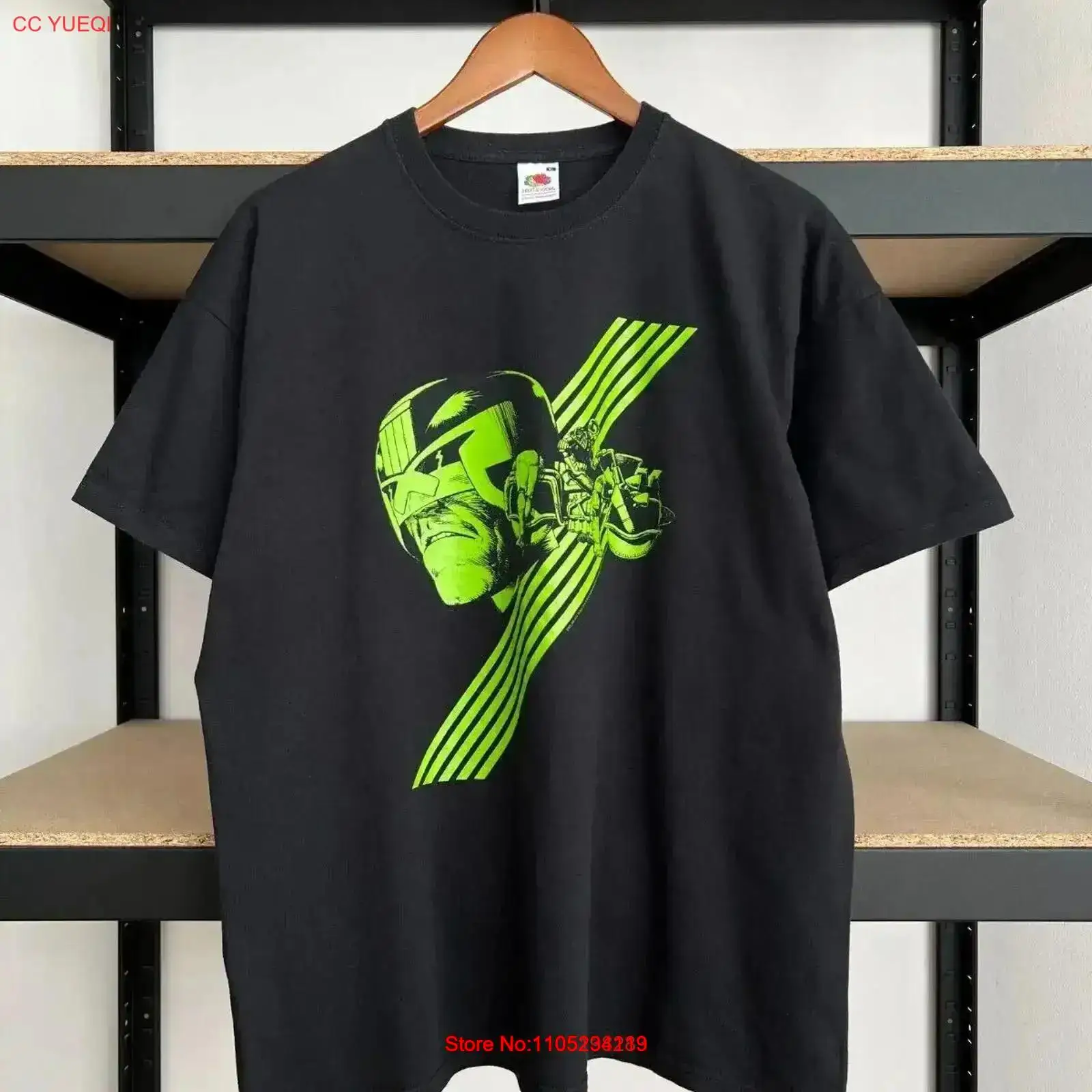 Mens Fashion In The 2000S - ヴィンテージ 2000年代 ジャッジ・ドレッド 映画 ブラック Tシャツ