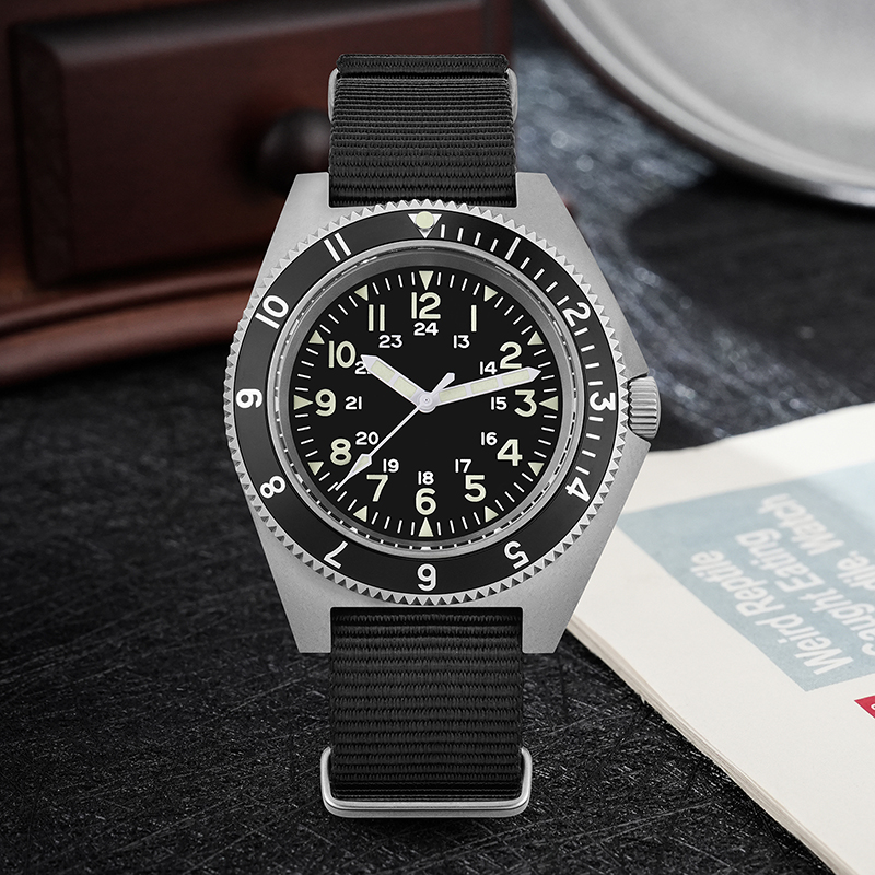 Watchdives WD1972 クォーツ時計サファイア夜 - Mens Fashion Watch のレビューと価格