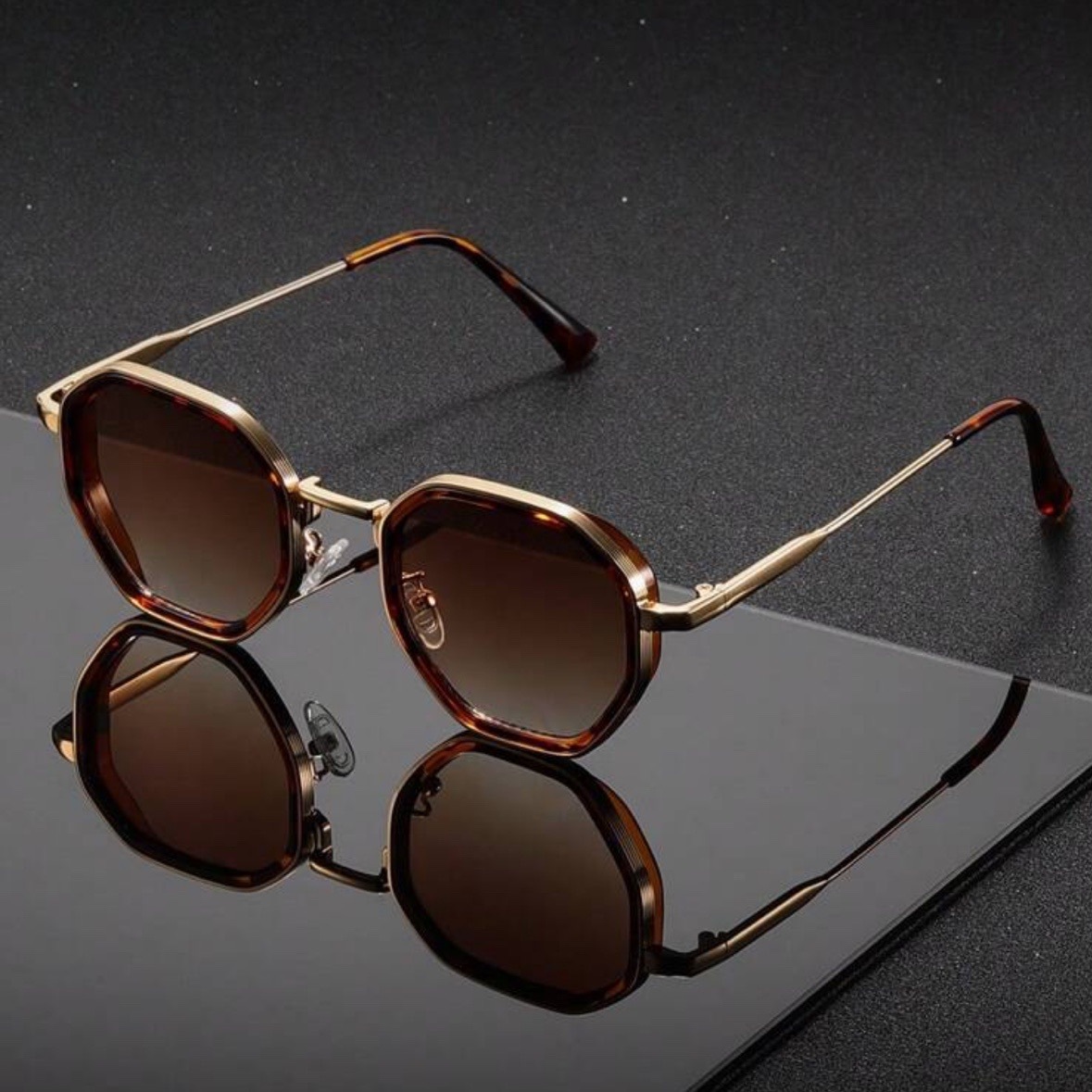 1 ペアユニセックスラウンドメタルファッショナブルなサングラ - Men'S Fashion Round Glasses のレビューと価格
